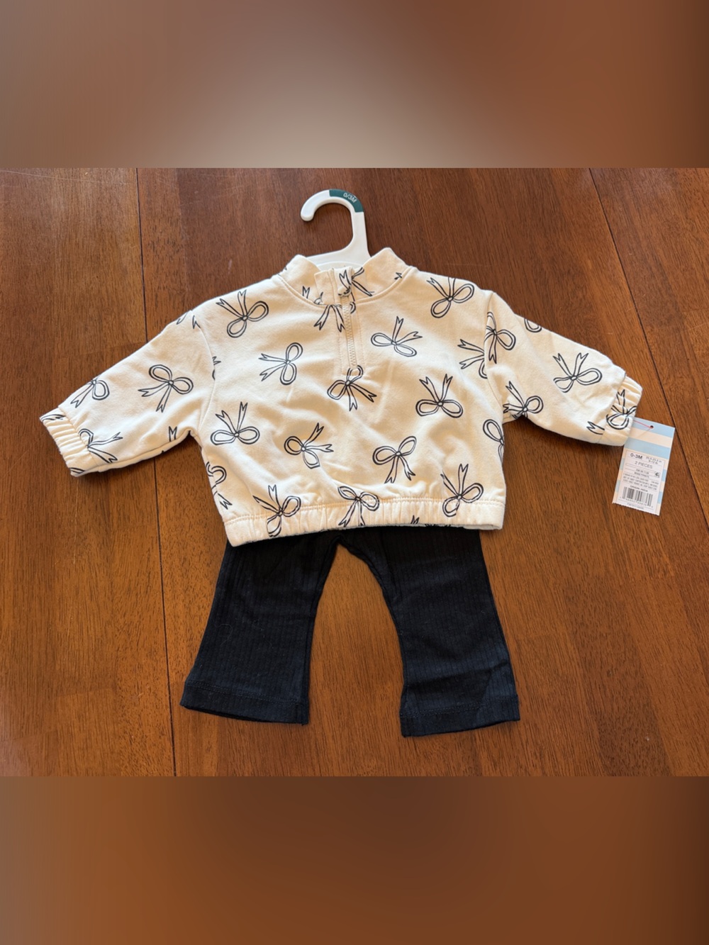 Cat & Jack Cream Bow Print Pullover with Black Leggings